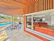 À vendre – Villa 7 pièces rénovée avec piscine à L’Étang-Salé-les-Bains (97427)