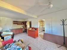 À vendre maison de 100 m² à rénover comprenant deux appartements T3 et vue mer – La Rivière Saint-Louis