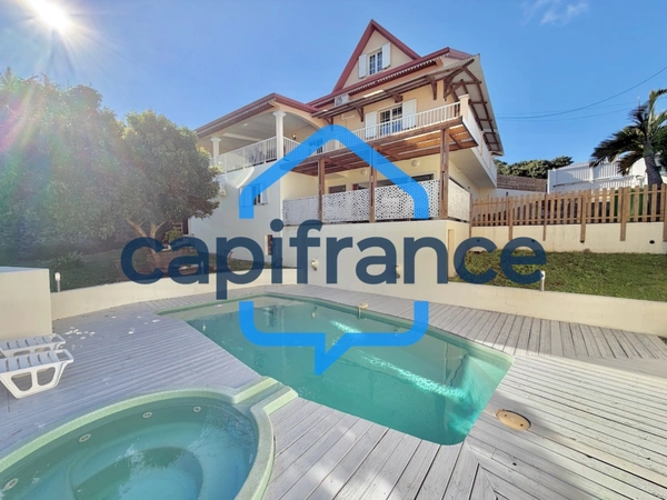 À vendre – Villa T11 d'exception avec piscine, jacuzzi et fort potentiel locatif – Mont-Vert-les-Bas (Saint-Pierre)
