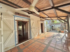 À VENDRE – Une authentique maison créole du XIXᵉ siècle à Saint-Louis (97450), un bien d'exception chargé d'histoire.
