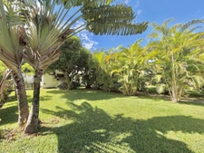 À VENDRE – VILLA T5/6 À RÉNOVER DE 181,60 m² – À 200 M DE LA PLAGE – L’HERMITAGE LES BAINS 97434