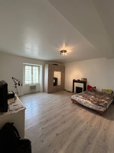 Grande Maison rénové avec goût - BREUIL BARRET 