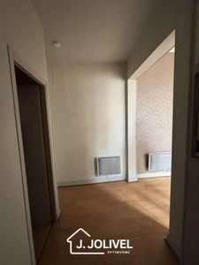 À VENDRE - APPARTEMENT DE CARACTÈRE 94 m² - FONTENAY-LE-COMTE (Rue de la République)