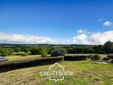 Pavillon de 126 m² avec terrain de 5 240,00 m² , sous-sol complet.