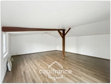 Maison 5 pièces, 3 chambres, terrain de 540 m² et dépendance.