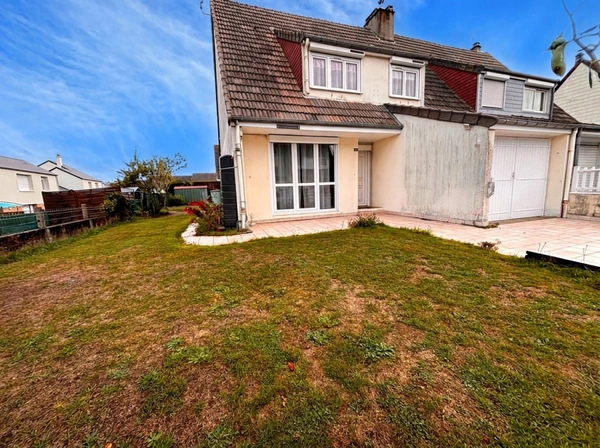 Maison 4 chambres avec jardin et garage, commerces à pied et plage à 5 km !
