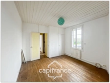 Maison 5 pièces, 3 chambres, terrain de 540 m² et dépendance.