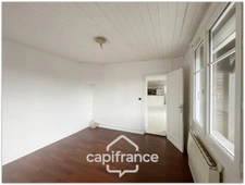 Maison 5 pièces, 3 chambres, terrain de 540 m² et dépendance.