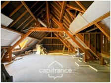 Pavillon de 126 m² avec terrain de 5 240,00 m² , sous-sol complet.