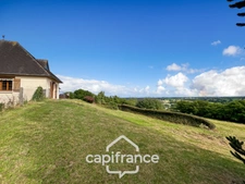 Pavillon de 126 m² avec terrain de 5 240,00 m² , sous-sol complet.