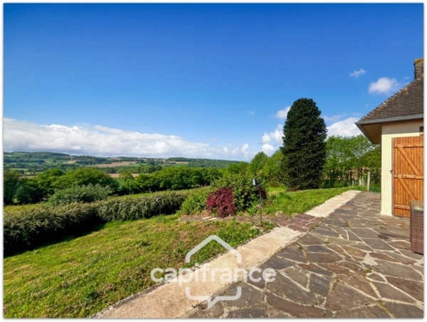 Pavillon de 126 m² avec terrain de 5 240,00 m² , sous-sol complet.
