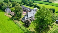 Exceptional property in Normandy – Renovated manor house with outbuildings and chapel