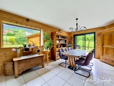 Aux portes de Genève - Maison familiale 4 chambres avec jardin, garage, abris voitures et annexes