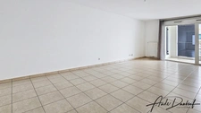 Appartement T3 de 80 m2 en étage elevé + garage + cave