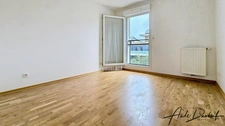 Appartement T3 de 80 m2 en étage elevé + garage + cave