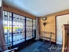 Saint-Jorioz - Renovated Villa – 7 Rooms – 4 Bedrooms – Partial Lake View