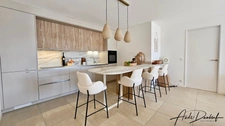 Annecy centre: 100 m2 T4 duplex with 2 balconies, 1 terrace and panoramic view 