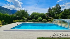 Maison 4 chambres avec terrasse, piscine, jardin arboré, garage, atelier