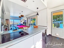 Saint-Jorioz - Renovated Villa – 7 Rooms – 4 Bedrooms – Partial Lake View