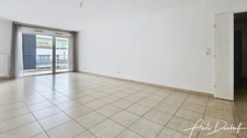 Appartement T3 de 80 m2 en étage elevé + garage + cave