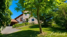 Aux portes de Genève - Maison familiale 4 chambres avec jardin, garage, abris voitures et annexes