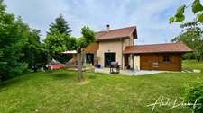 Maison familiale 4 chambres avec jardin, garage, abris voitures et annexes