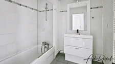 Appartement T3 de 80 m2 en étage elevé + garage + cave