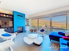 Saint-Jorioz - Renovated Villa – 7 Rooms – 4 Bedrooms – Partial Lake View