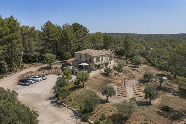 Domaine événementiel et activité traiteur haut de gamme – 1,130 M€ de CA – Rentabilité 250 K€ – Fonds & Murs – Hérault (34)