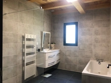 Maison rénovée à neuf avec dépendances -24 Dordogne