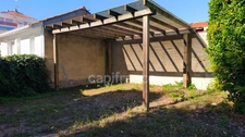 Appartement T2 de caractère en RDC surélevé – Villa bourgeoise néo-renaissance avec parking – Proche plage et commerces