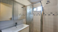 Maison 77 m² + garage et grand abri de jardin sur parcelle arborée de 782 m² – Secteur Chante Cigale