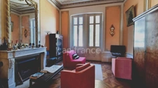 Appartement T2 de caractère en RDC surélevé – Villa bourgeoise néo-renaissance avec parking – Proche plage et commerces