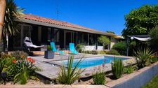 MAISON RÉNOVÉE MIOS | Piscine chauffée + Véranda + Locatif fonctionnel | DPE C