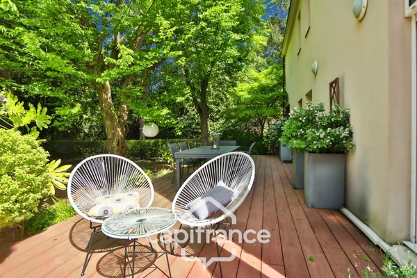 Maison familiale à vendre 7 pièces GARCHES (92)
