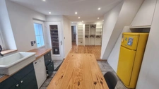 Maison individuelle rénovée – 2 chambres – Jardin – Stationnements – DPE C