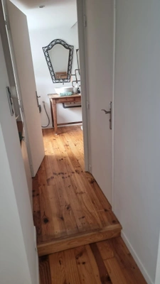 Maison individuelle rénovée – 2 chambres – Jardin – Stationnements – DPE C