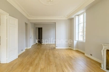 Appartement à vendre 3/ 4 avec balcon immeuble pierre Jardin public  BORDEAUX (33)
