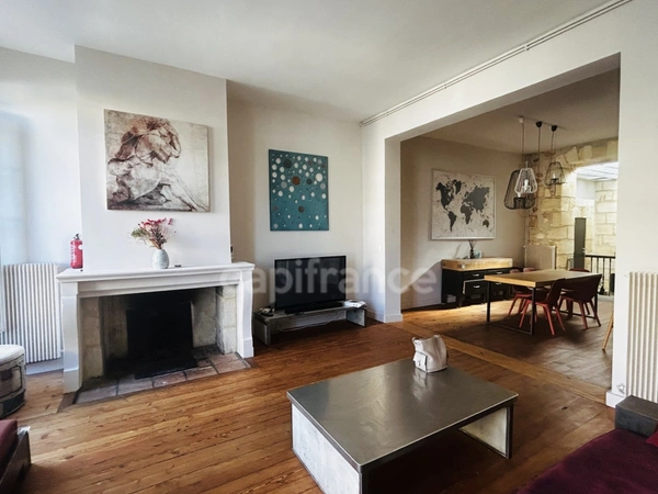 Bordeaux rue Bouffard À VENDRE – Duplex  T3 avec Terrasse – Cœur Historique de Bordeaux