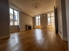 Appartement à vendre 3/ 4 avec balcon immeuble pierre Jardin public  BORDEAUX (33)