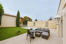 A vendre Maison MERIGNAC  220m2 Hab   7 pièces garage  Pkg Piscine jardin sans vis à vis   (33)