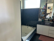 A vendre Maison MERIGNAC  220m2 Hab   7 pièces garage  Pkg Piscine jardin sans vis à vis   (33)