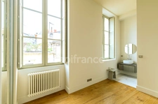 Appartement à vendre 3/ 4 avec balcon immeuble pierre Jardin public  BORDEAUX (33)