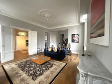 Apartment for sale 3/4 with balcony stone building BORDEAUX (33)