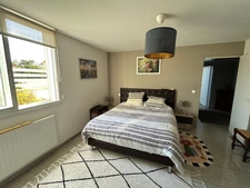 A vendre Maison MERIGNAC  220m2 Hab   7 pièces garage  Pkg Piscine jardin sans vis à vis   (33)