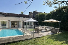 A vendre Maison MERIGNAC  220m2 Hab   7 pièces garage  Pkg Piscine jardin sans vis à vis   (33)