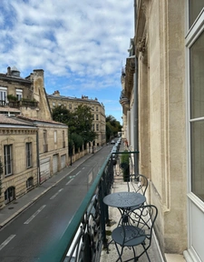 Appartement à vendre 3/ 4 avec balcon immeuble pierre Jardin public  BORDEAUX (33)