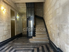Apartment for sale 3/4 with balcony stone building BORDEAUX (33)