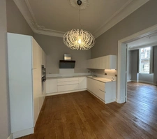 Apartment for sale 3/4 with balcony stone building BORDEAUX (33)