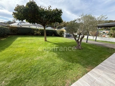 Superbe villa de plain pied avec combles aménageables 